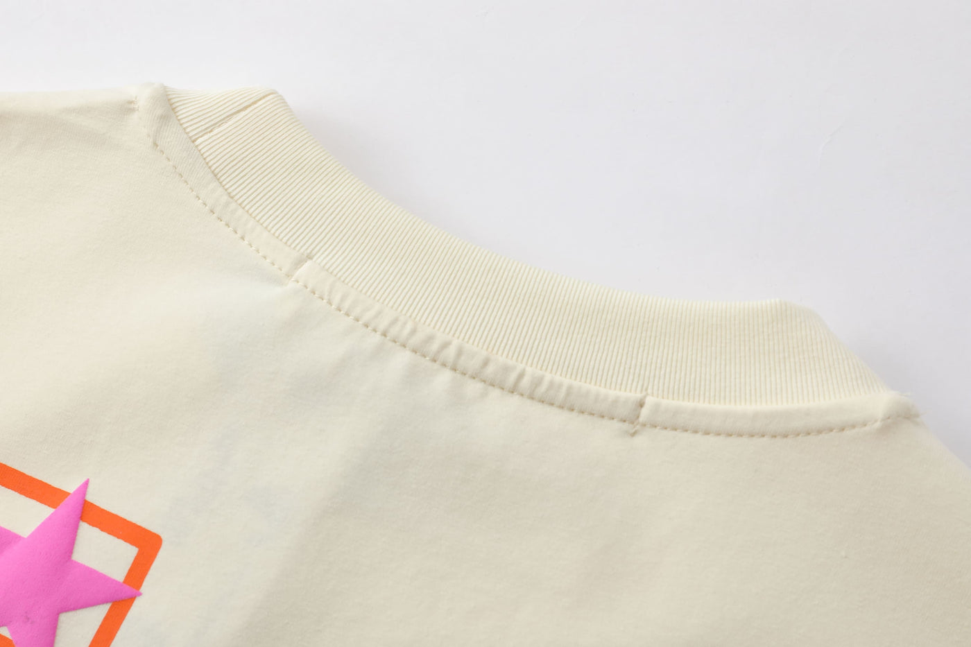 Camiseta estampada crema para hombre - imagen 4 - JDC Luxury Store