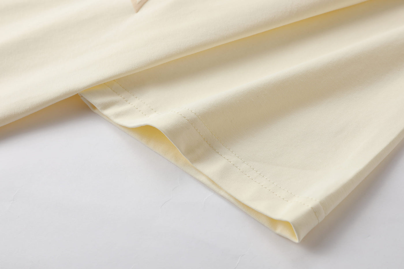 Camiseta estampada crema para hombre - imagen 6 - JDC Luxury Store