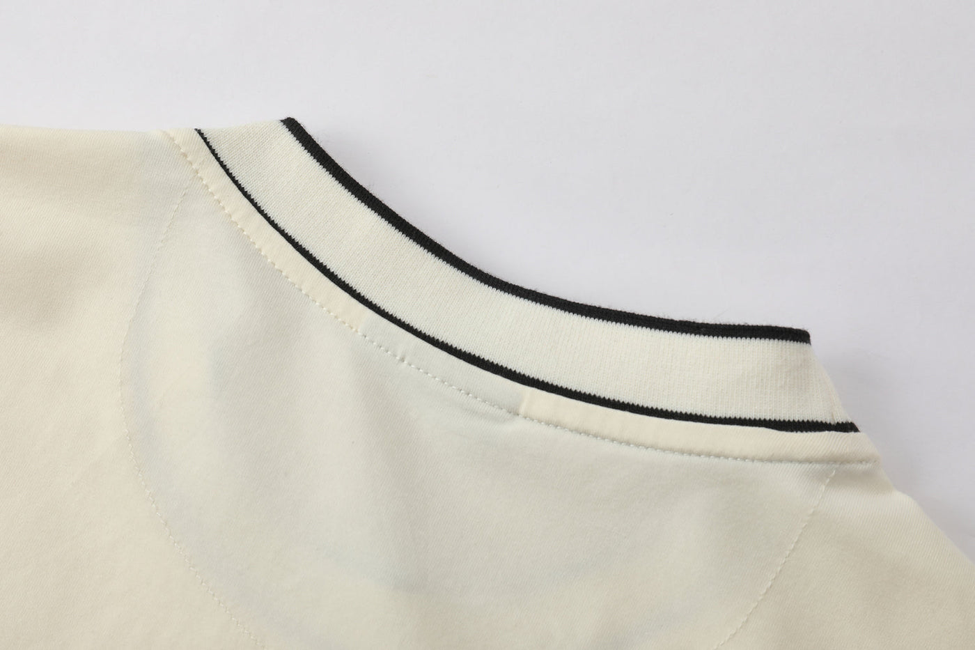 Camiseta básica crema para hombre - imagen 4 - JDC Luxury Store