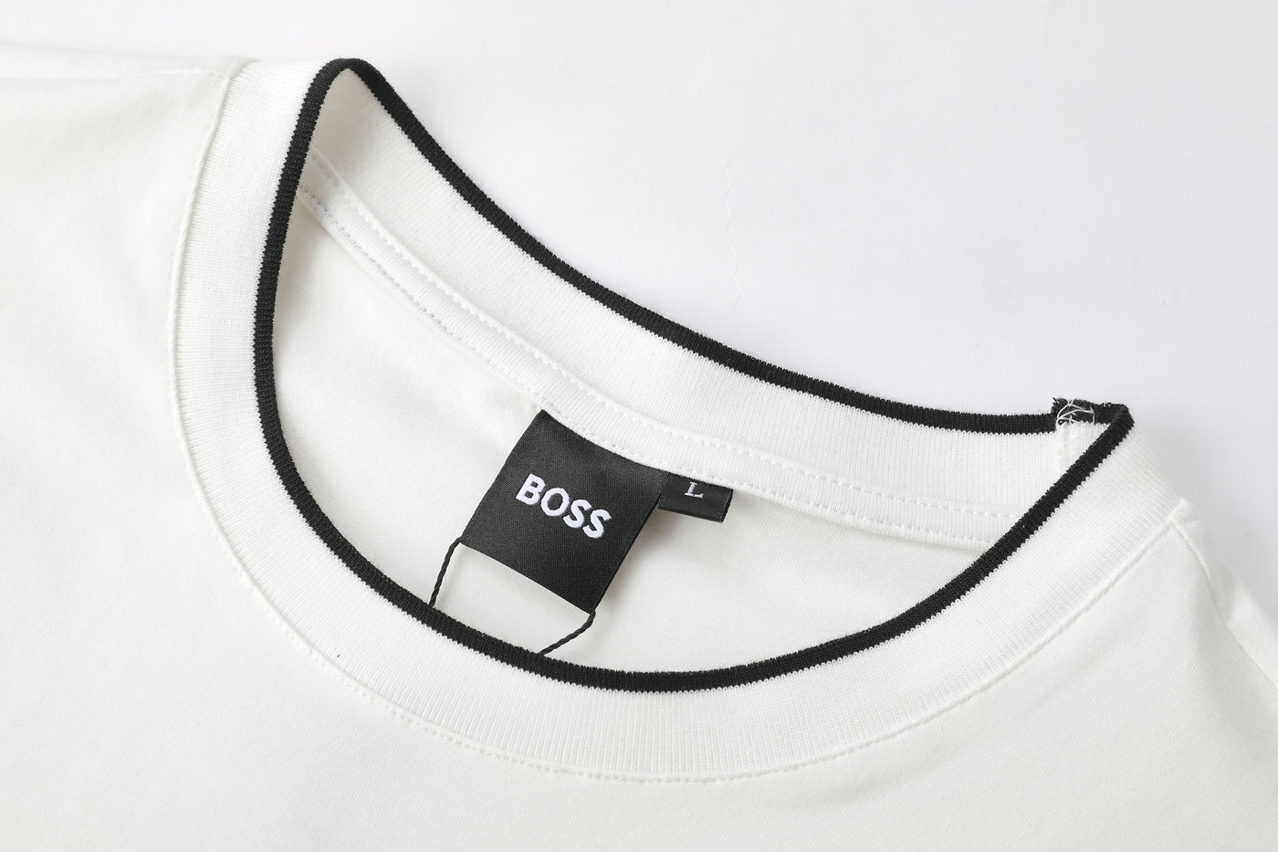 Camiseta básica blanca para hombre - imagen 5 - JDC Luxury Store