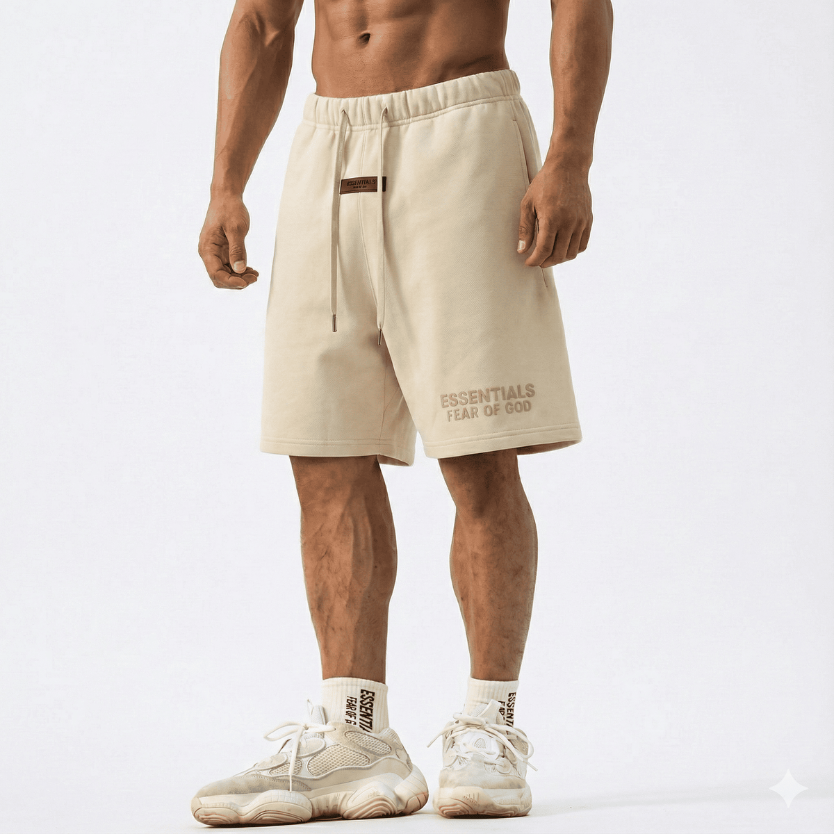 Bermuda crema para hombre - con modelo - JDC Luxury Store