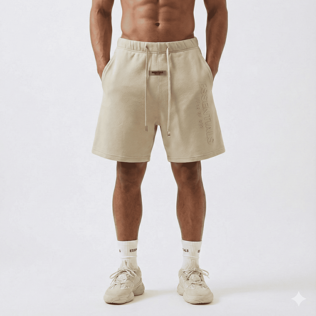 Bermuda crema para hombre - con modelo - JDC Luxury Store