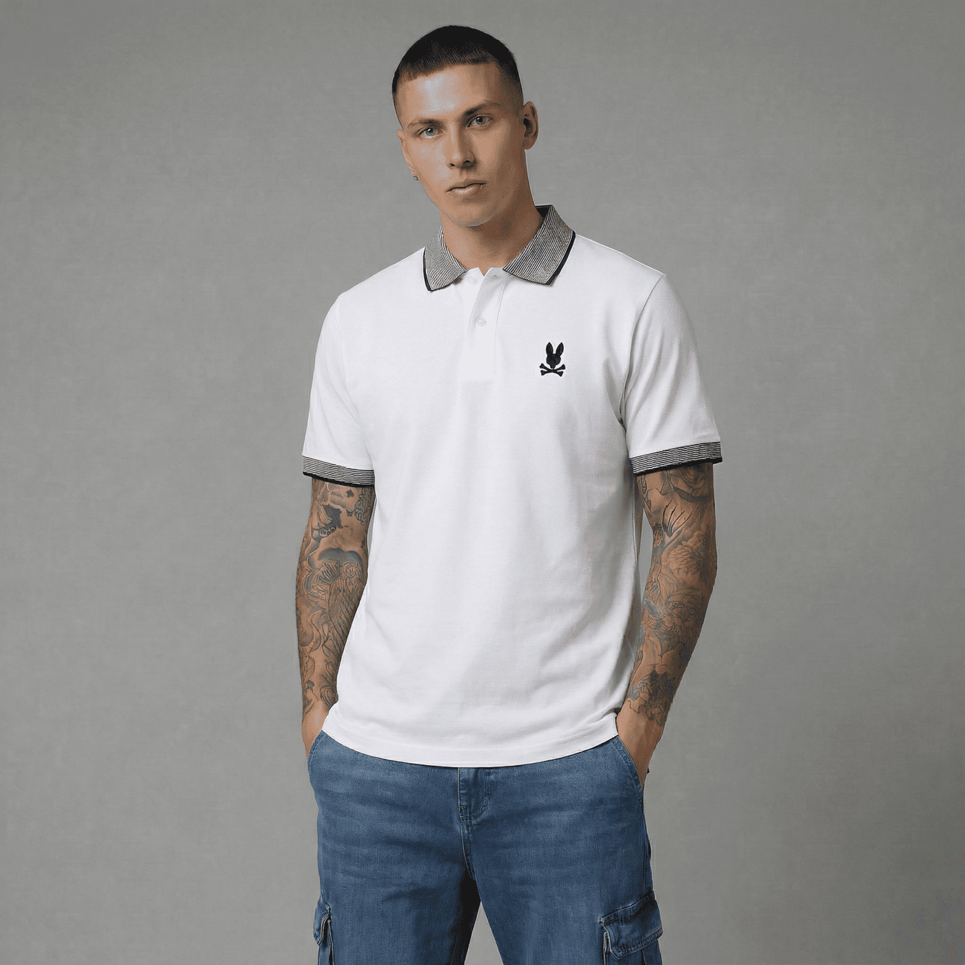 Polo blanca para hombre - con modelo - JDC Luxury Store