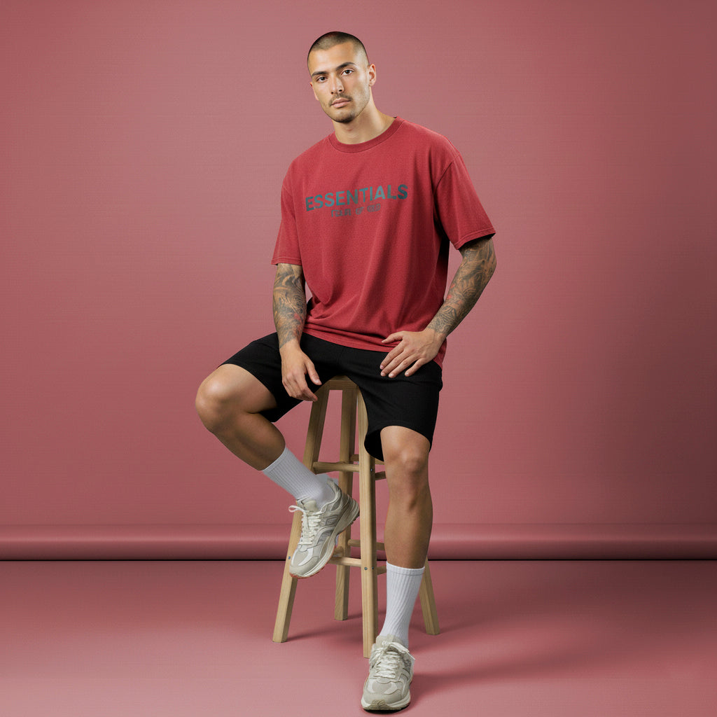 Camiseta oversize roja para hombre - con modelo - JDC Luxury Store