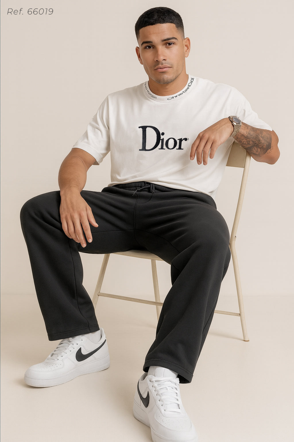 Camiseta estampada blanca para hombre - con modelo - JDC Luxury Store