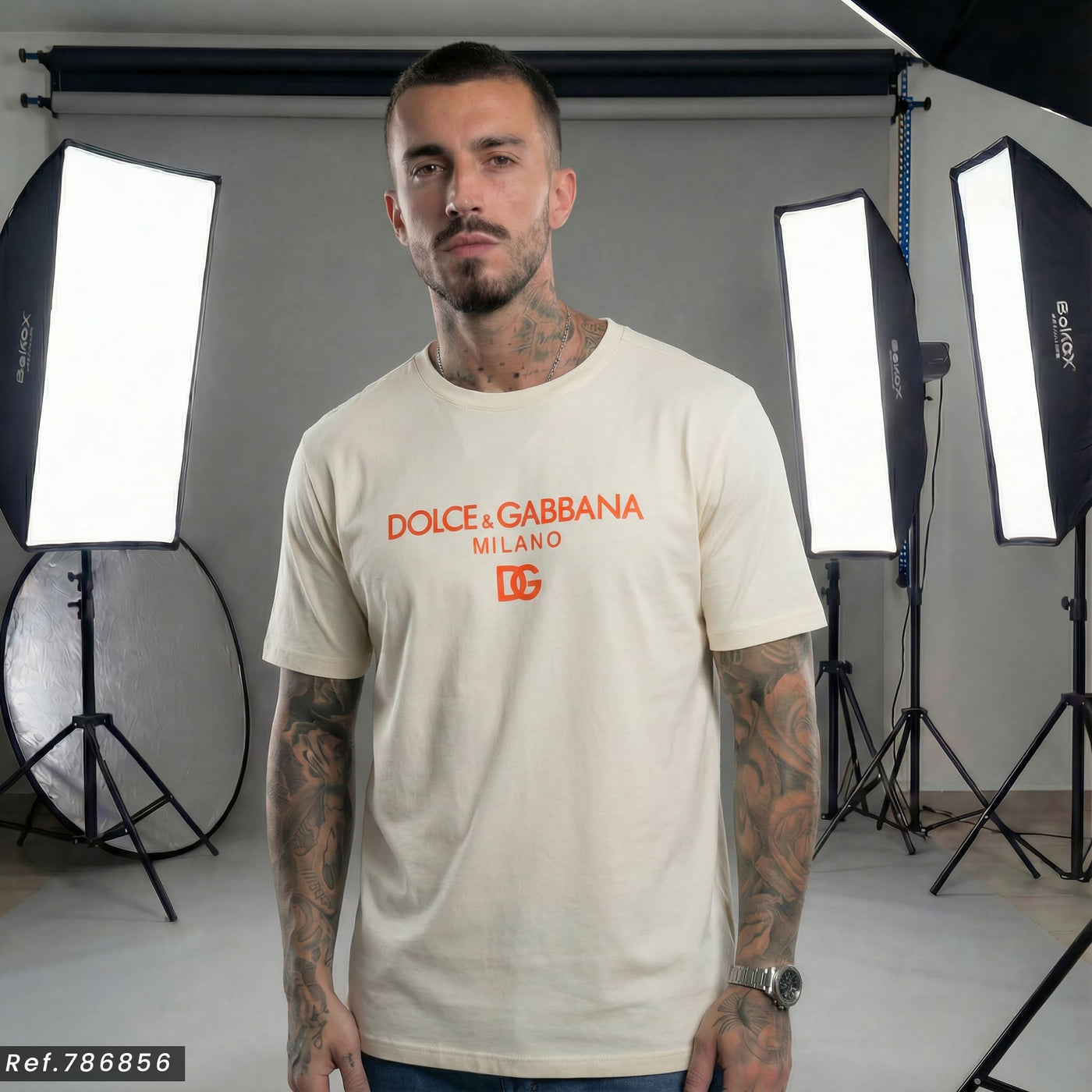 Camiseta estampada crema para hombre - con modelo - JDC Luxury Store