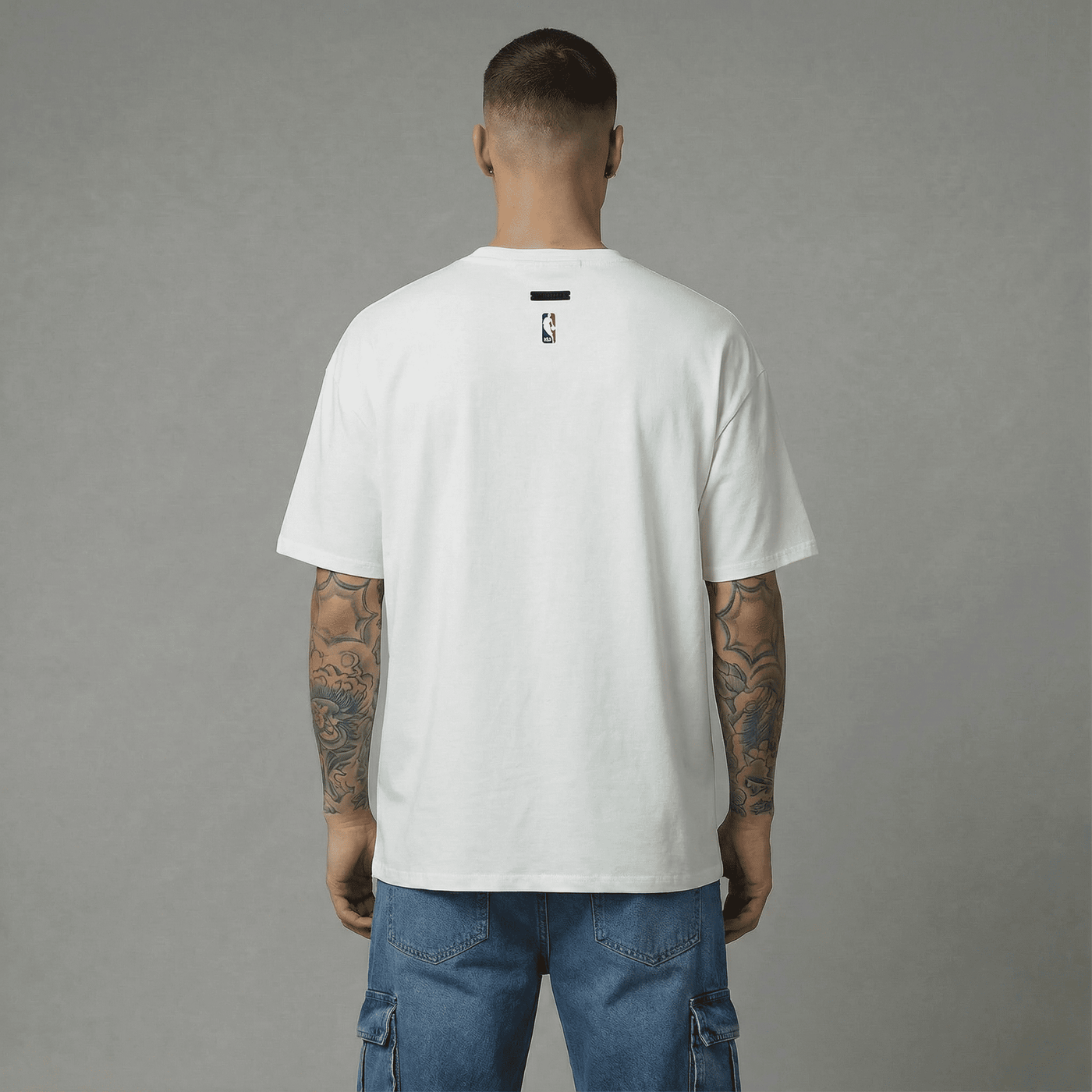 Camiseta oversize blanco para hombre - vista trasera - JDC Luxury Store