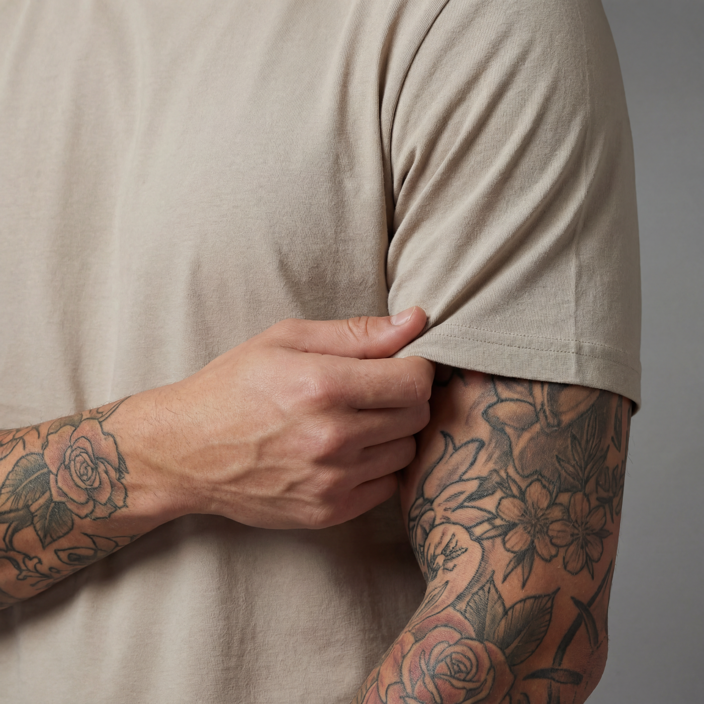 Camiseta básica para hombre - con modelo - JDC Luxury Store
