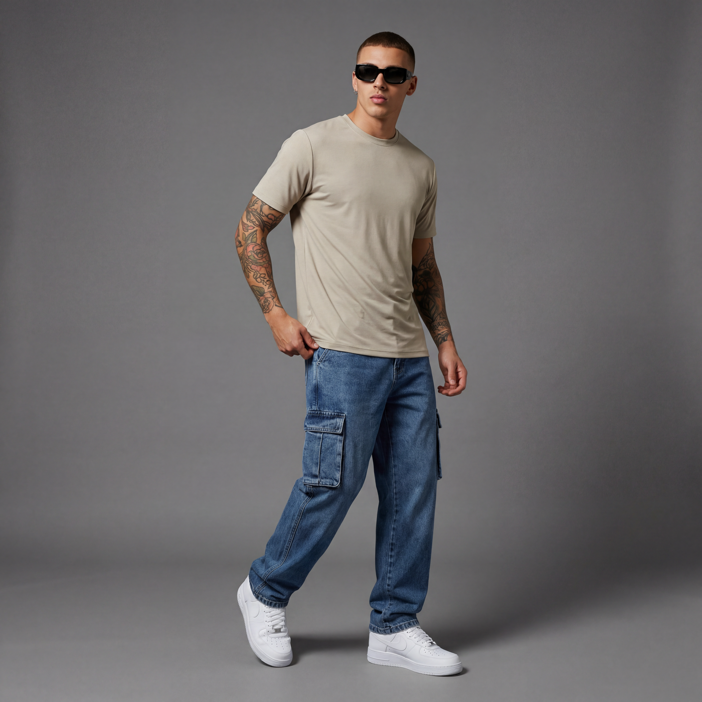 Camiseta básica para hombre - con modelo - JDC Luxury Store