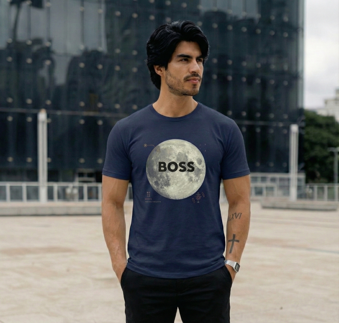 Camiseta estampada azul oscuro para hombre - con modelo - JDC Luxury Store