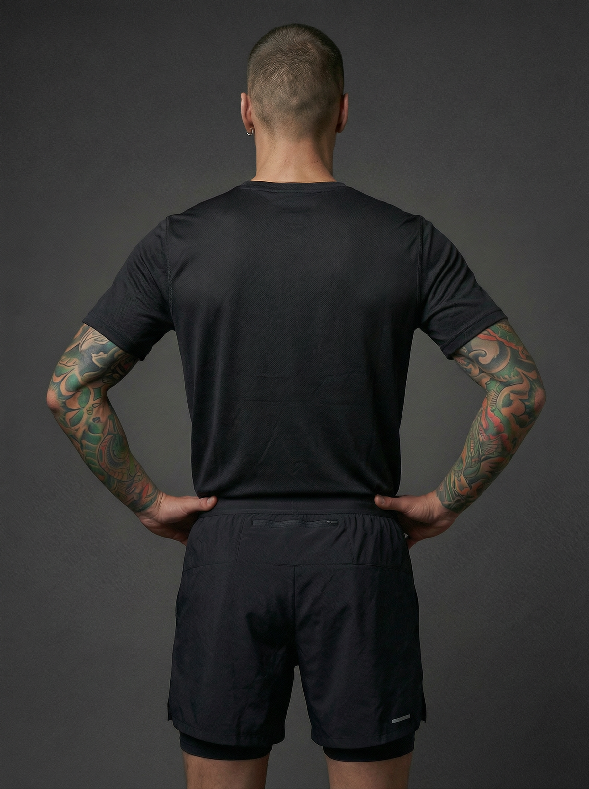 Camiseta Deportiva Básica Negra Para Hombre Ref. CAM45