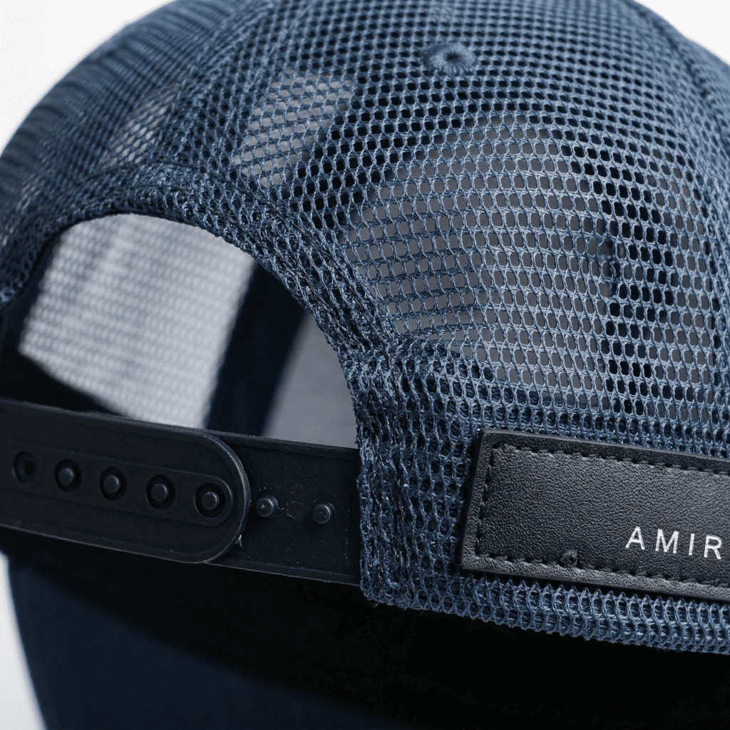 Gorra azul para hombre - detalle - JDC Luxury Store