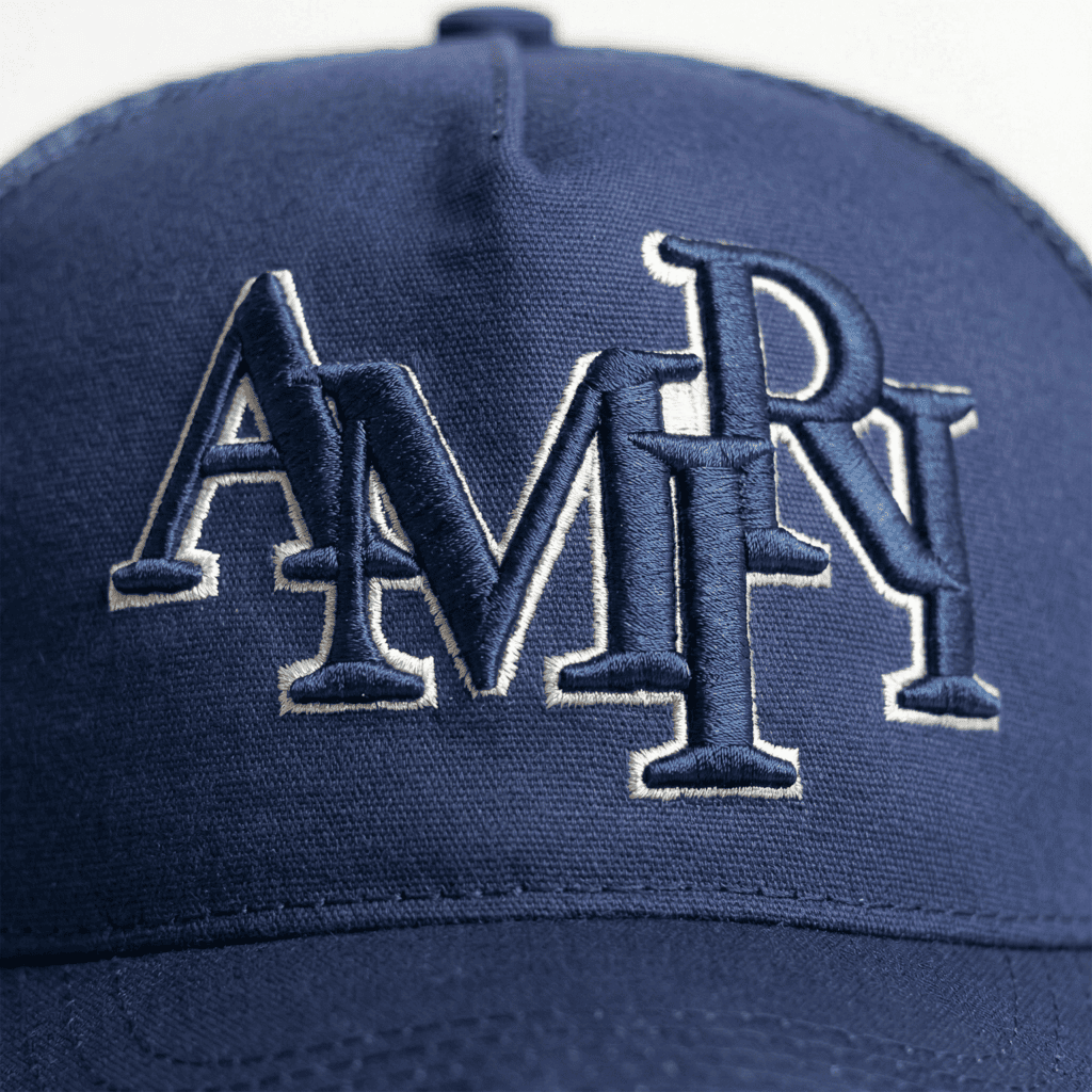 Gorra azul para hombre - detalle - JDC Luxury Store