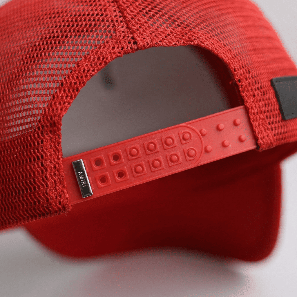 Gorra roja para hombre - vista trasera - JDC Luxury Store