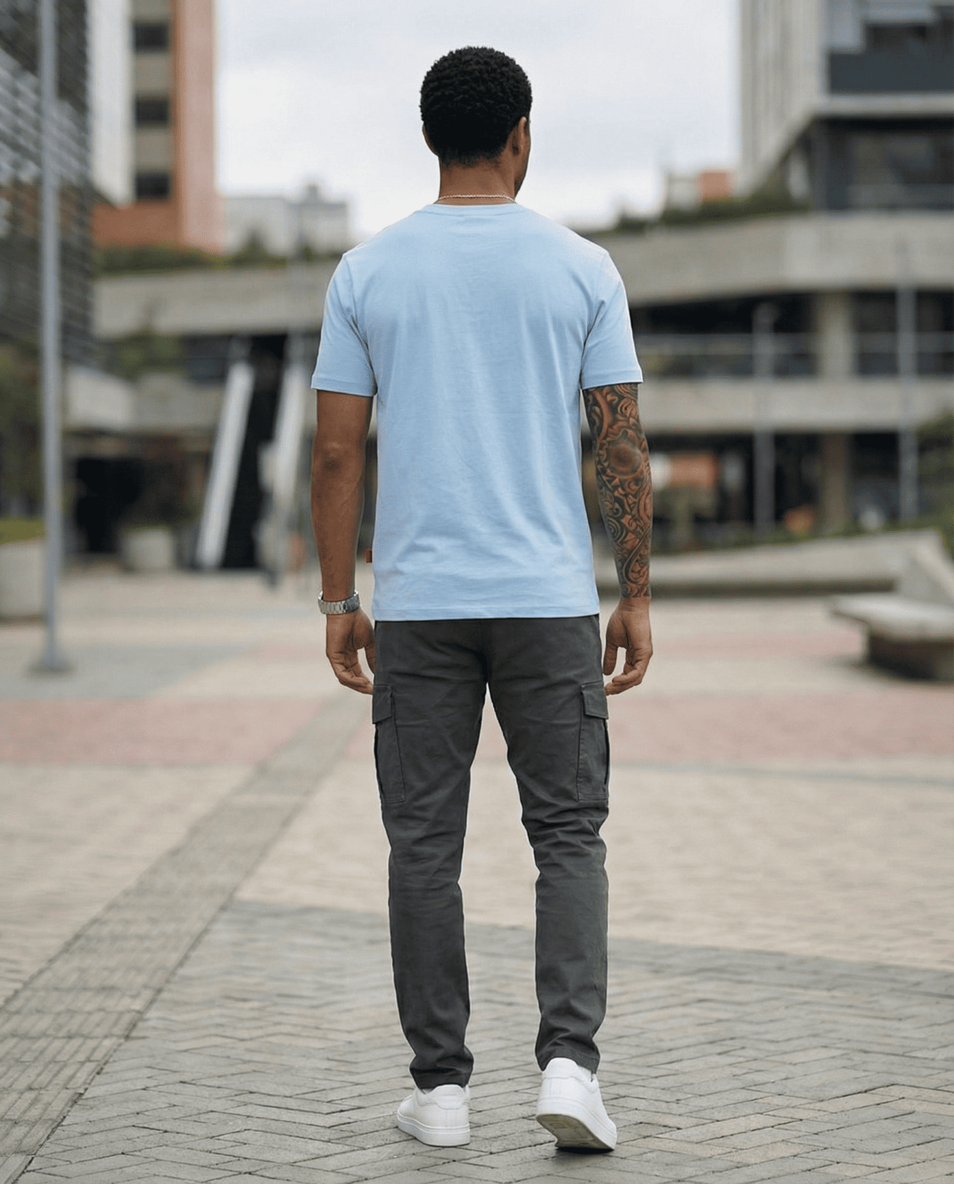 Camiseta básica azul claro para hombre - vista trasera - JDC Luxury Store