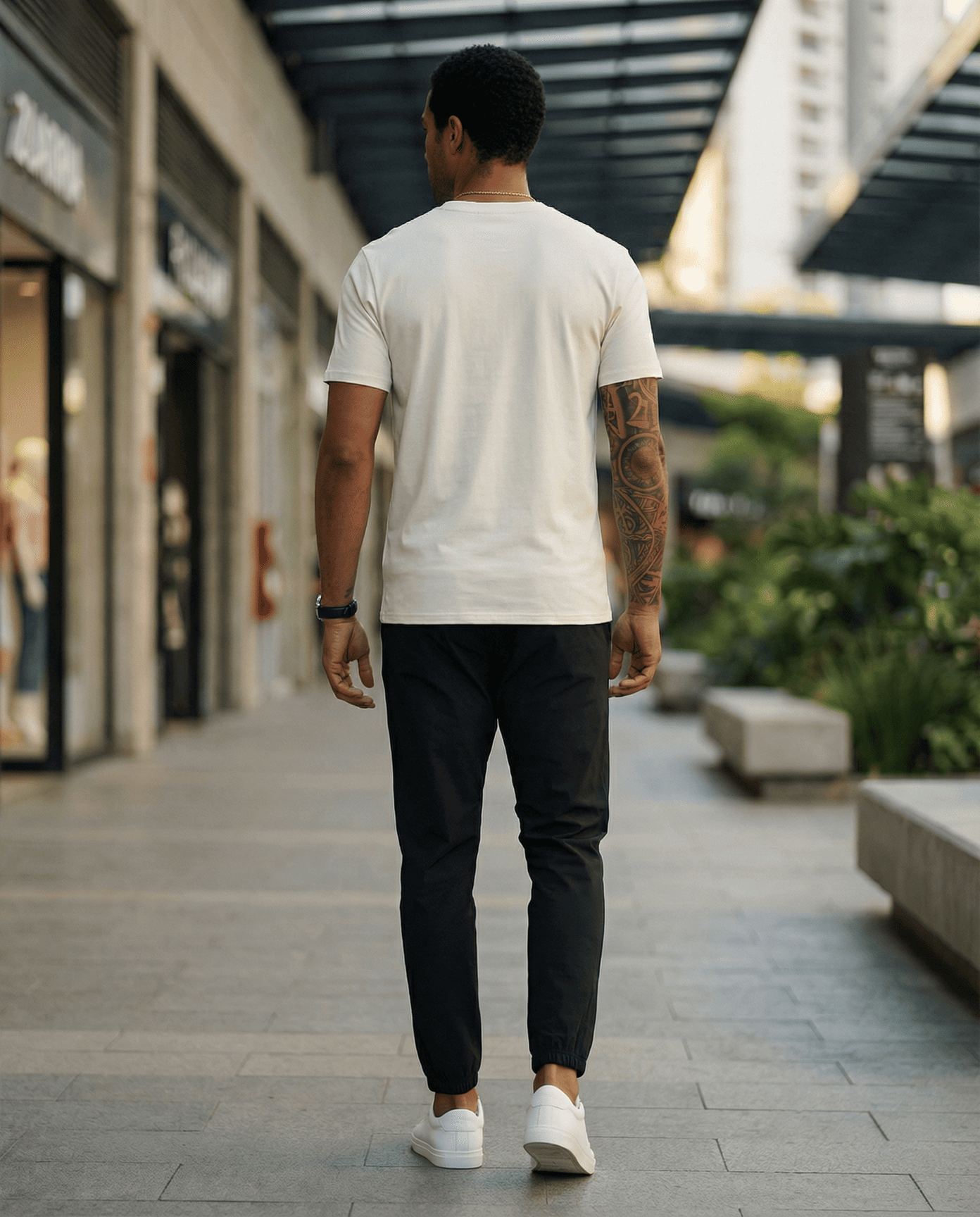 Camiseta básica crema para hombre - vista trasera - JDC Luxury Store
