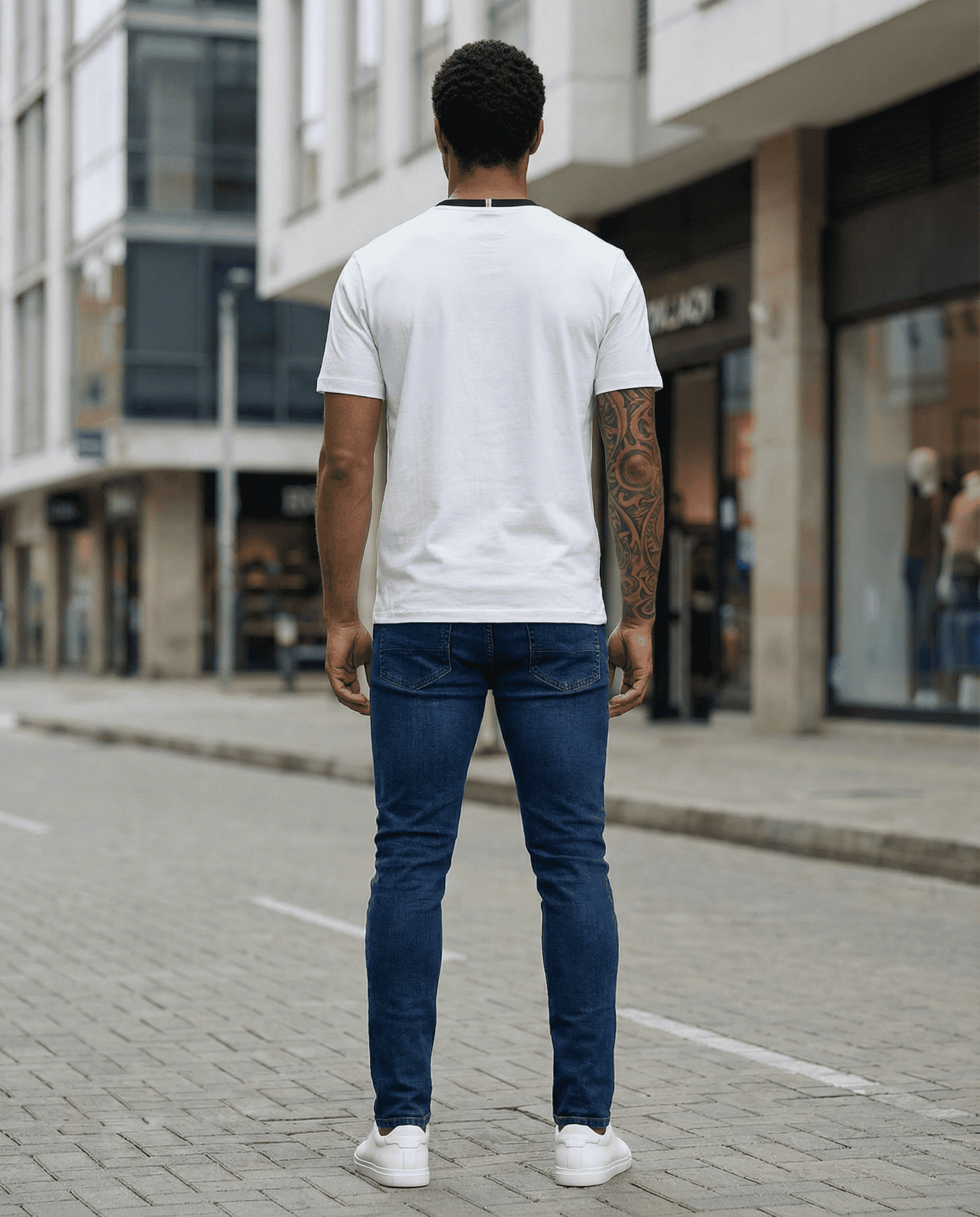Camiseta básica blanca para hombre - vista trasera - JDC Luxury Store