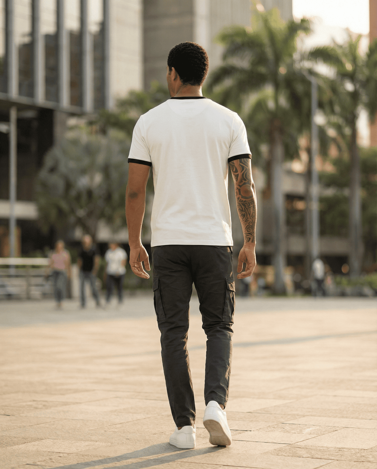 Camiseta básica blanca para hombre - vista trasera - JDC Luxury Store