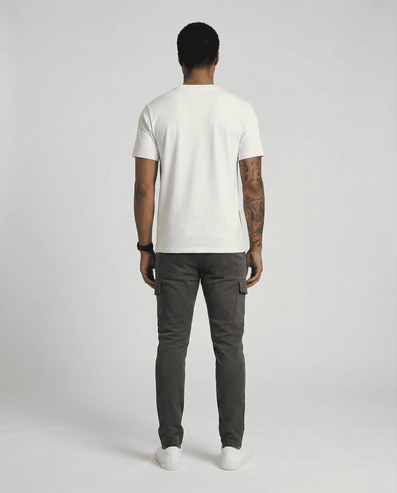 Camiseta básica blanca para hombre - vista trasera - JDC Luxury Store