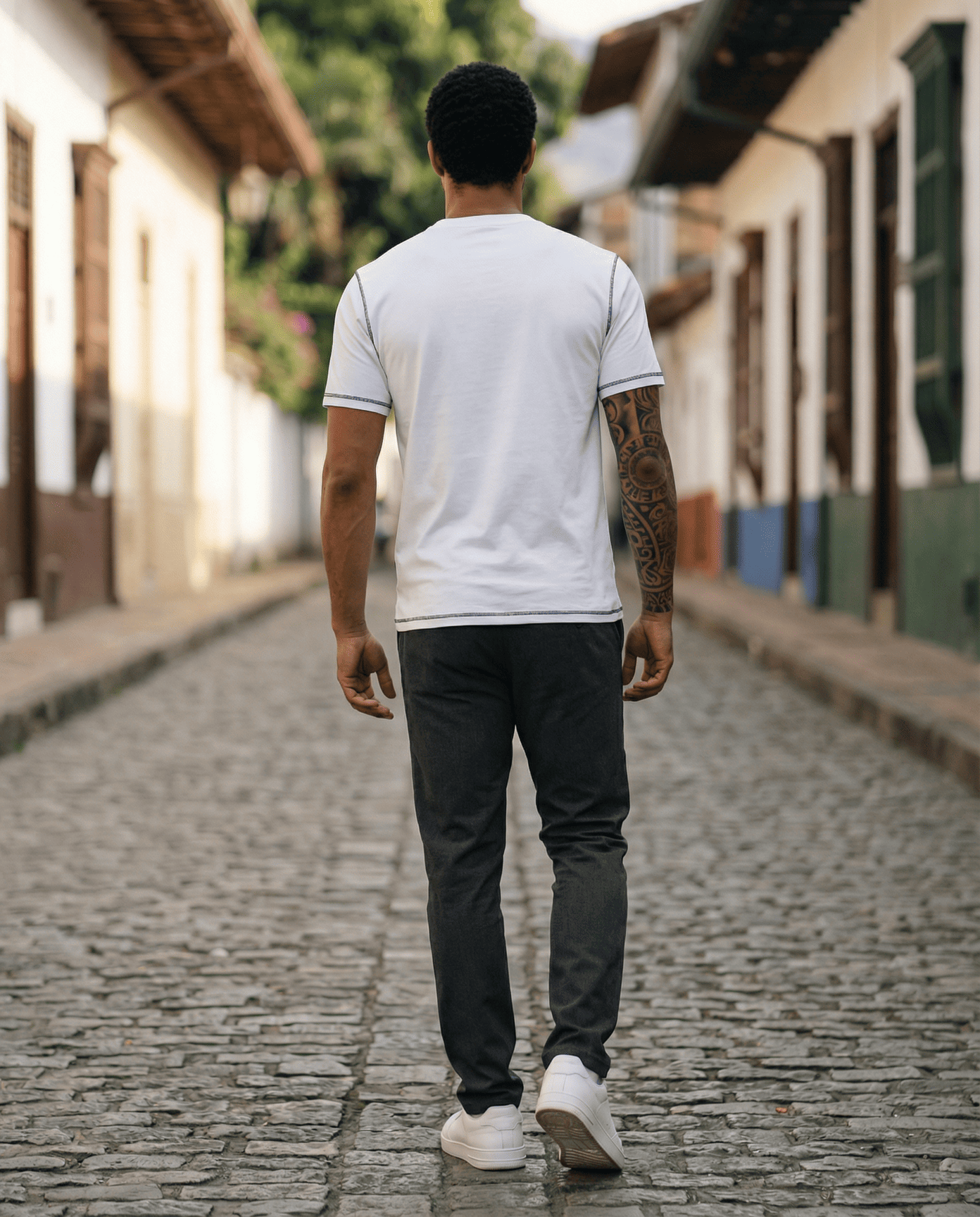 Camiseta básica blanca para hombre - vista trasera - JDC Luxury Store