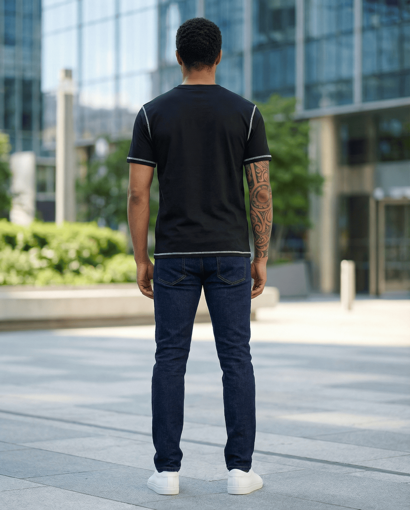 Camiseta básica negra para hombre - vista trasera - JDC Luxury Store