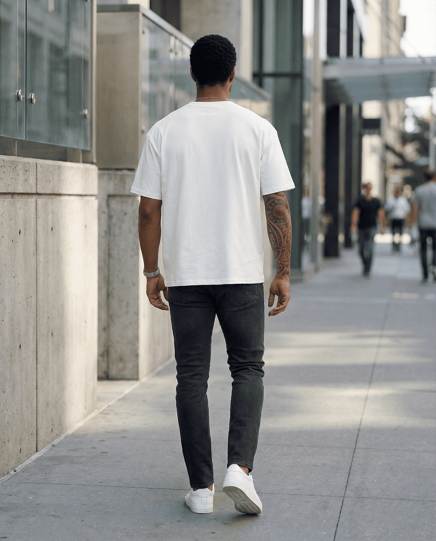 Camiseta oversize blanca para hombre - vista trasera - JDC Luxury Store