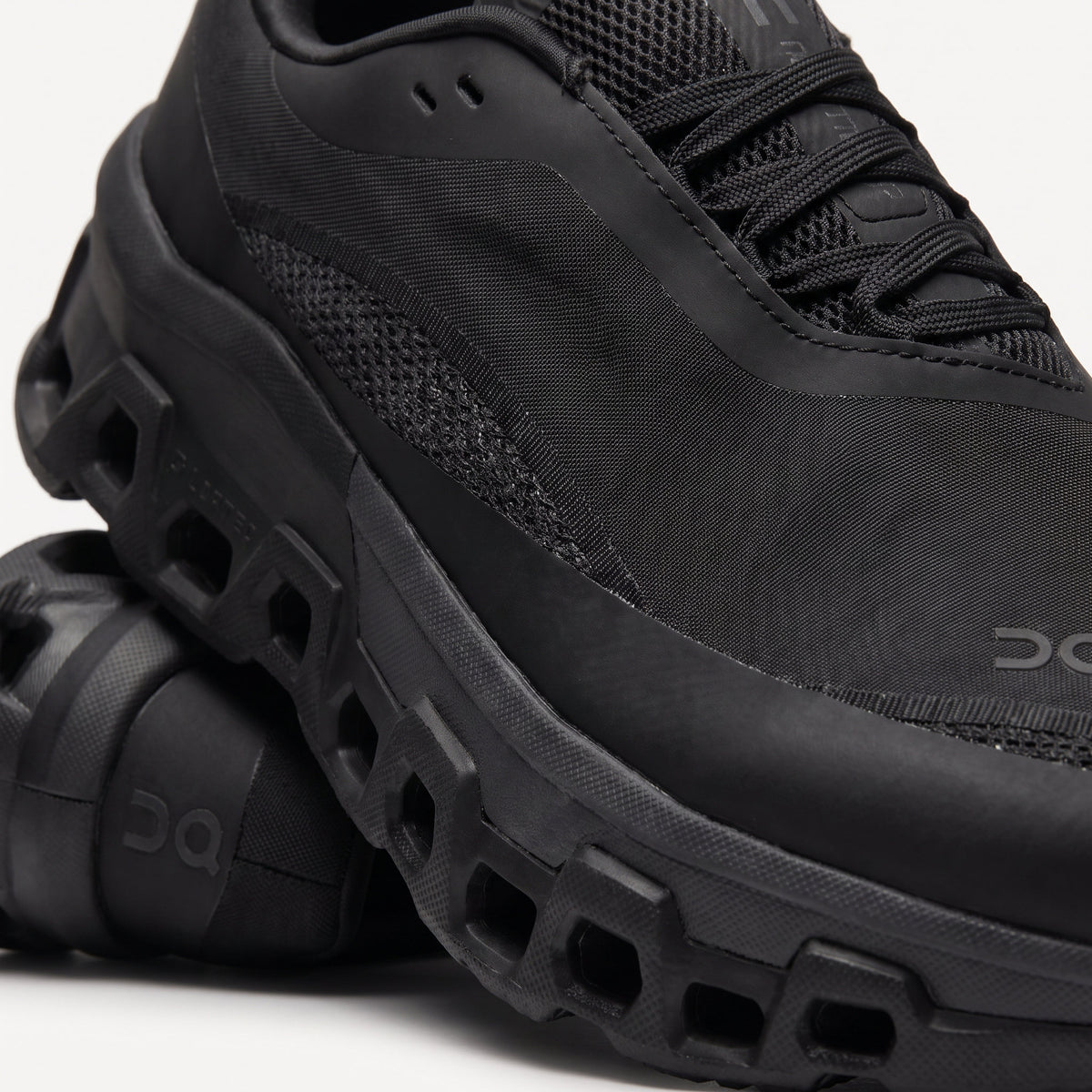 Zapatillas ON Negro Ref. 3ME10330761