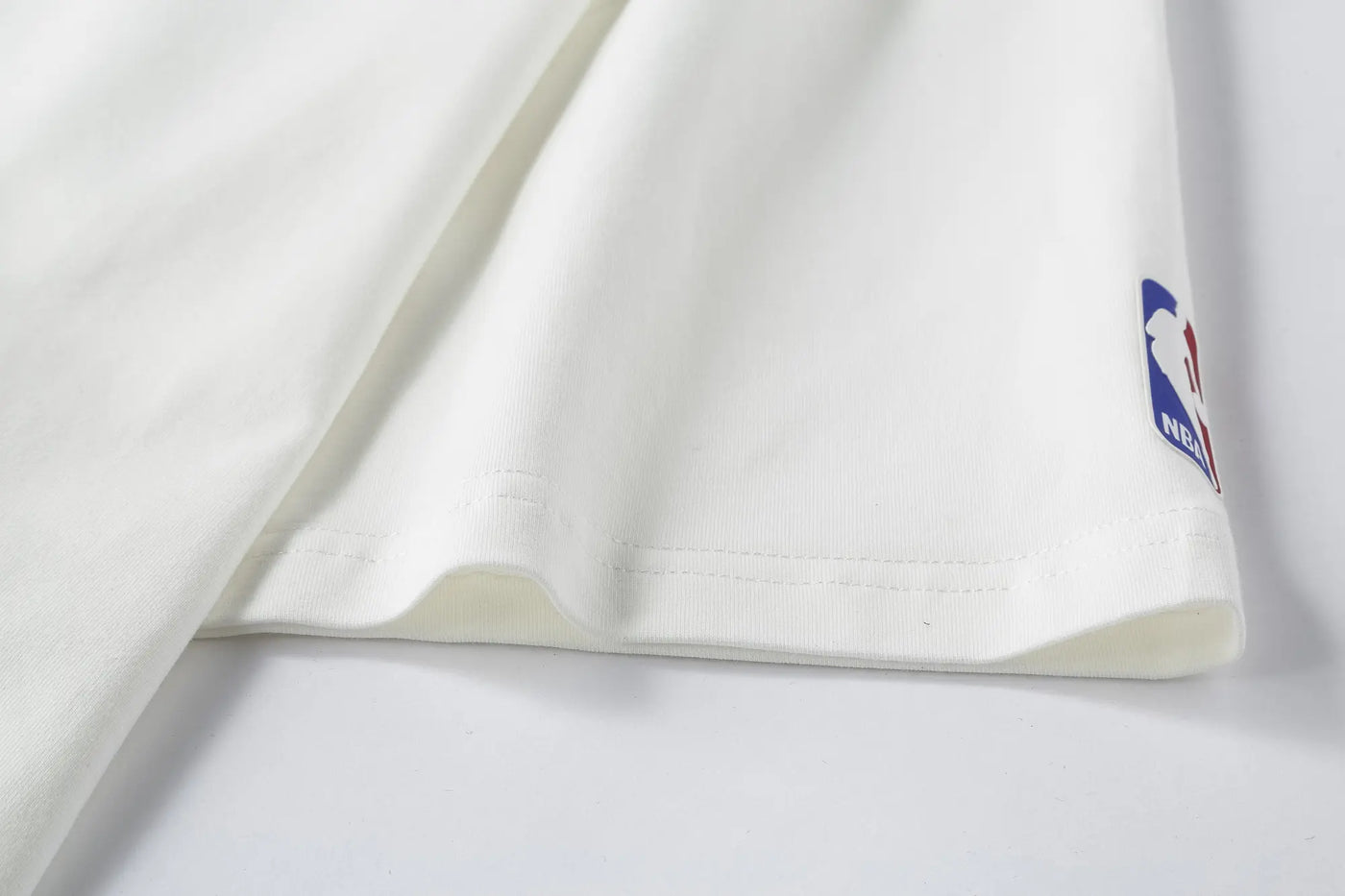 Camiseta oversize blanca para hombre - imagen 8 - JDC Luxury Store