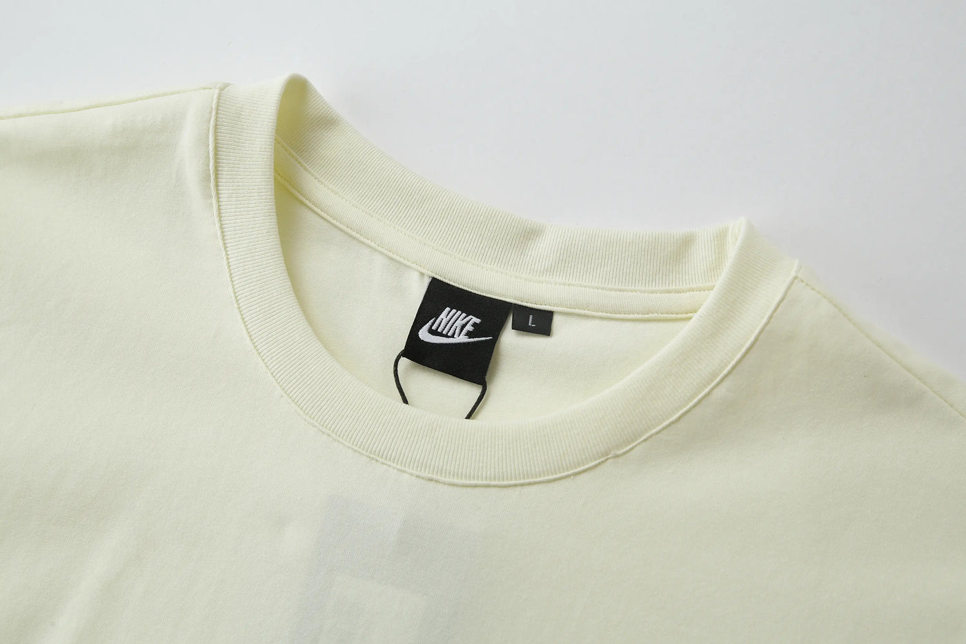 Camiseta básica crema para hombre - imagen 4 - JDC Luxury Store